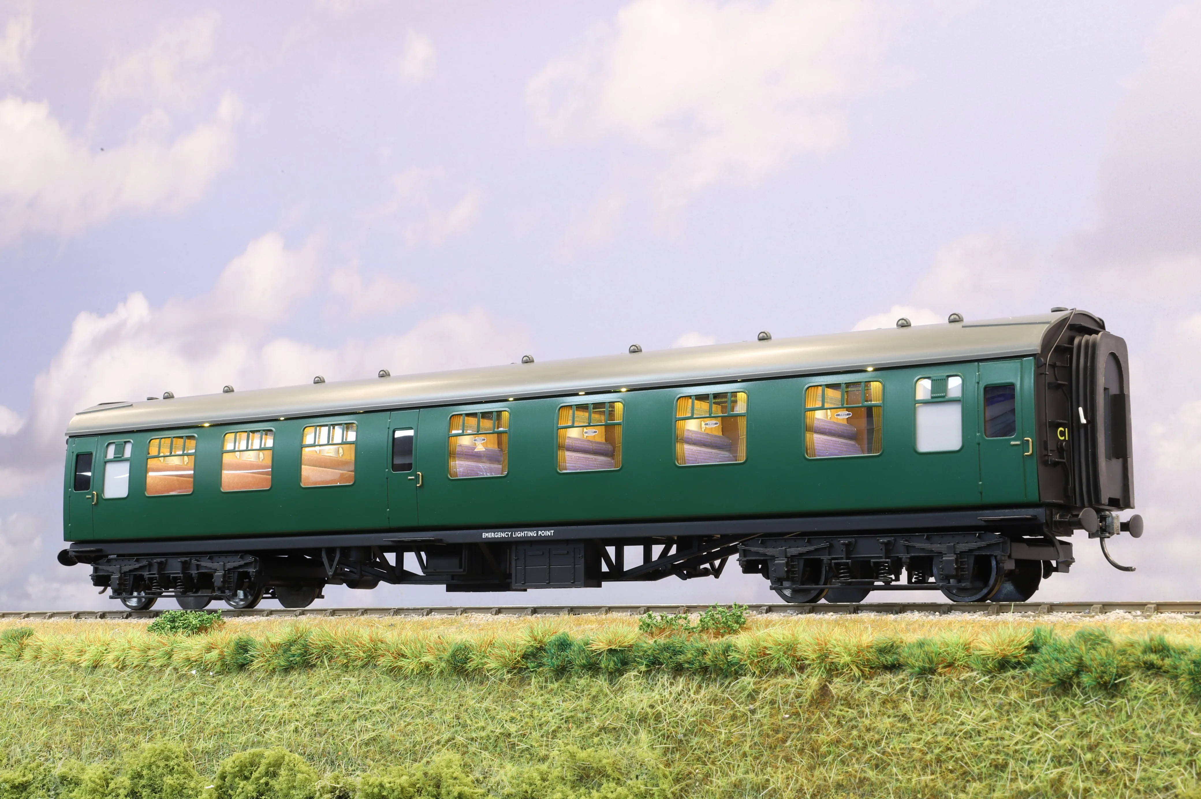 Darstaed Finescale O Gauge MK1 CK Southern Green Unnumbered BR MK1 Bogies