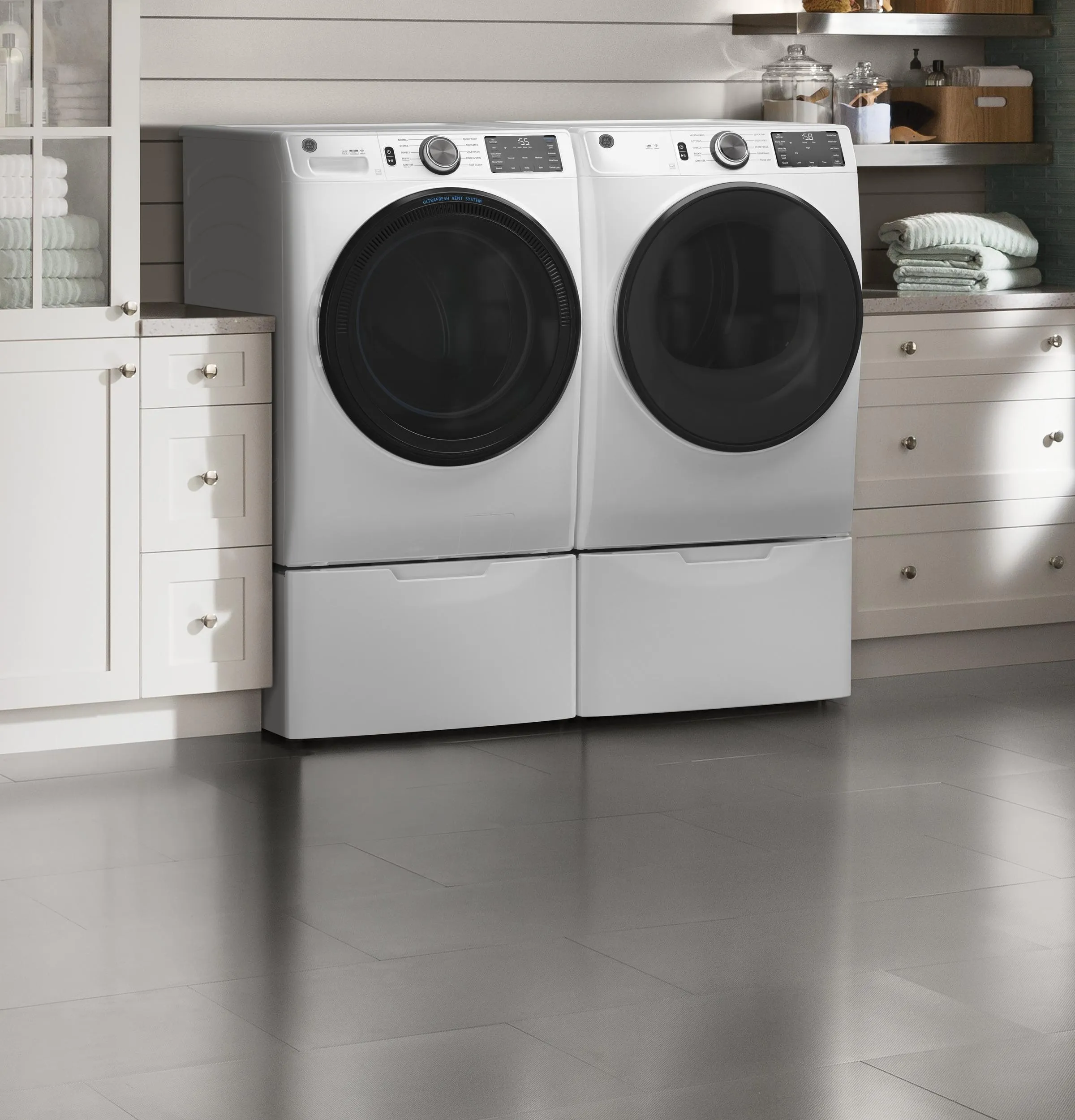 GFD55ESSNWW GE® ENERGY STAR® 7.8 cu. ft. Capacity Smart Front Load Electric Dryer with Sanitize Cycle